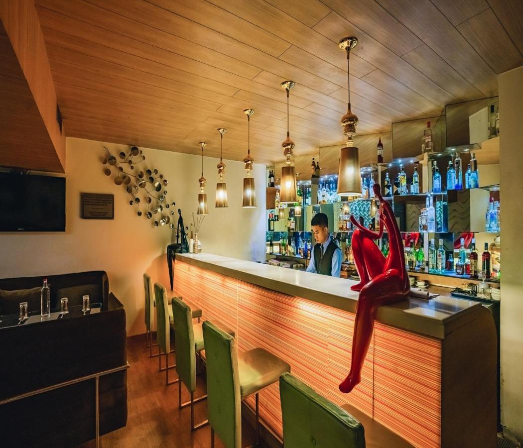 Barsana Hotel & Resort Siliguri Ngoại thất bức ảnh