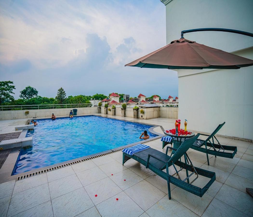 Barsana Hotel & Resort Siliguri Ngoại thất bức ảnh