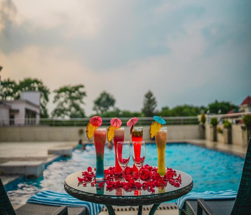 Barsana Hotel & Resort Siliguri Ngoại thất bức ảnh