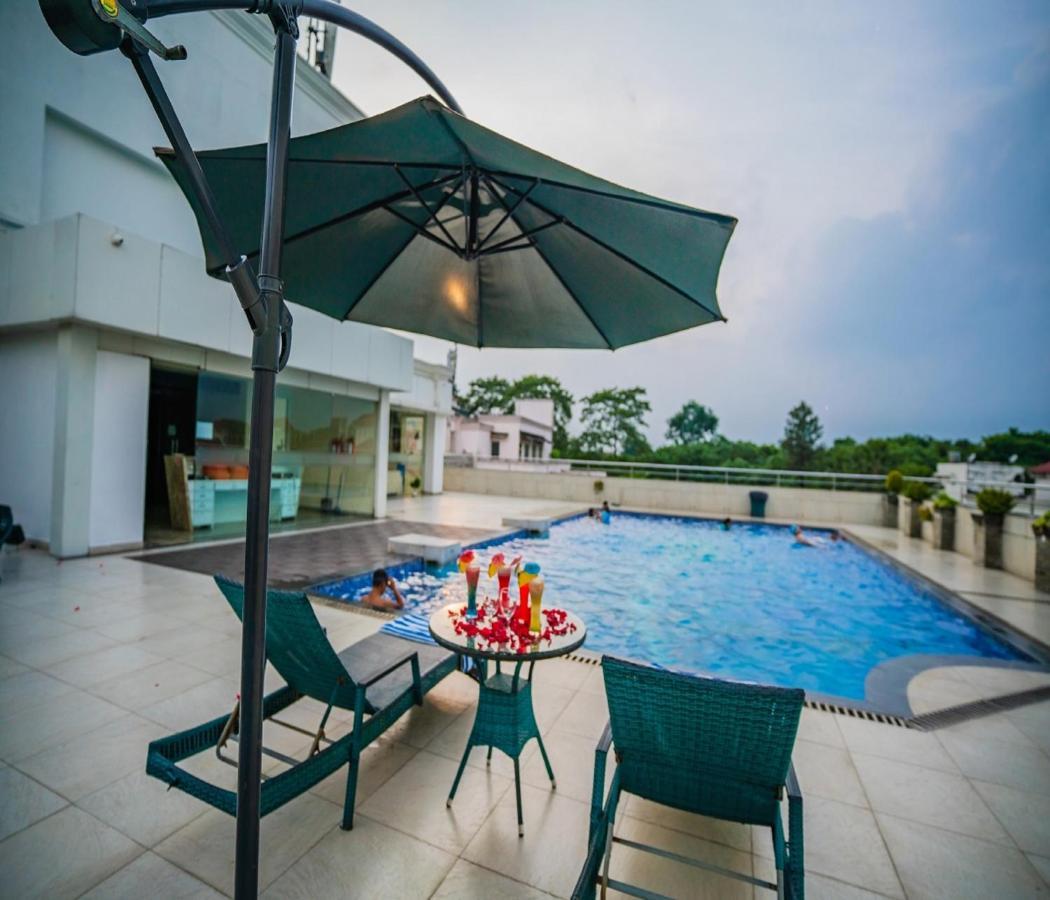 Barsana Hotel & Resort Siliguri Ngoại thất bức ảnh