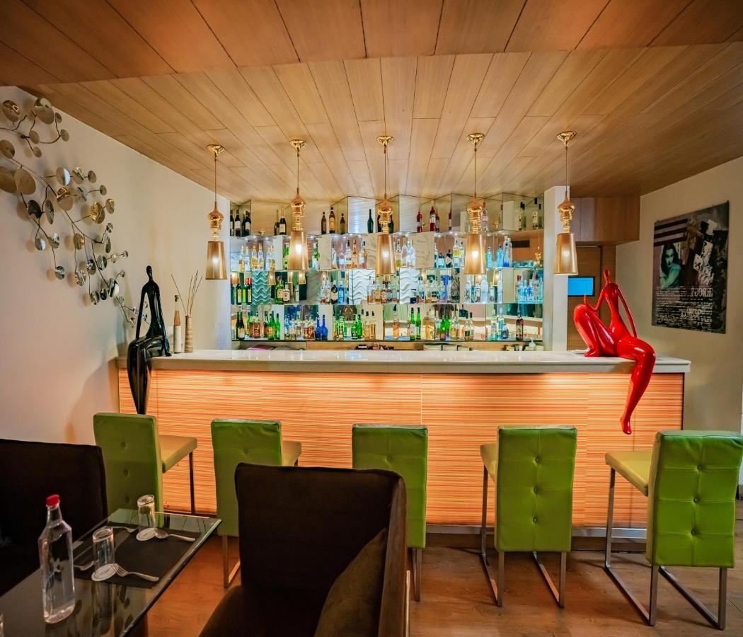 Barsana Hotel & Resort Siliguri Ngoại thất bức ảnh